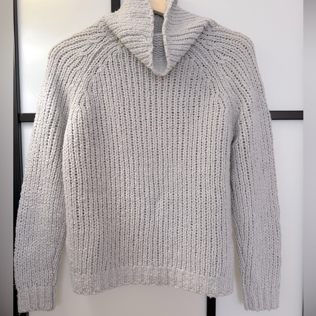 Brand New Banana Republic Sweater Gray